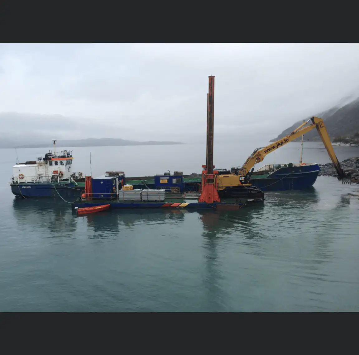 Barge